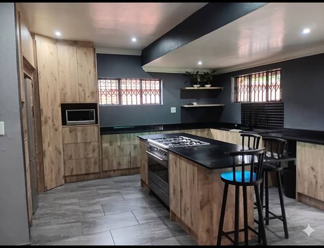 4 BEDROOM HOUSE FOR SALE IN HENLEY ON KLIP